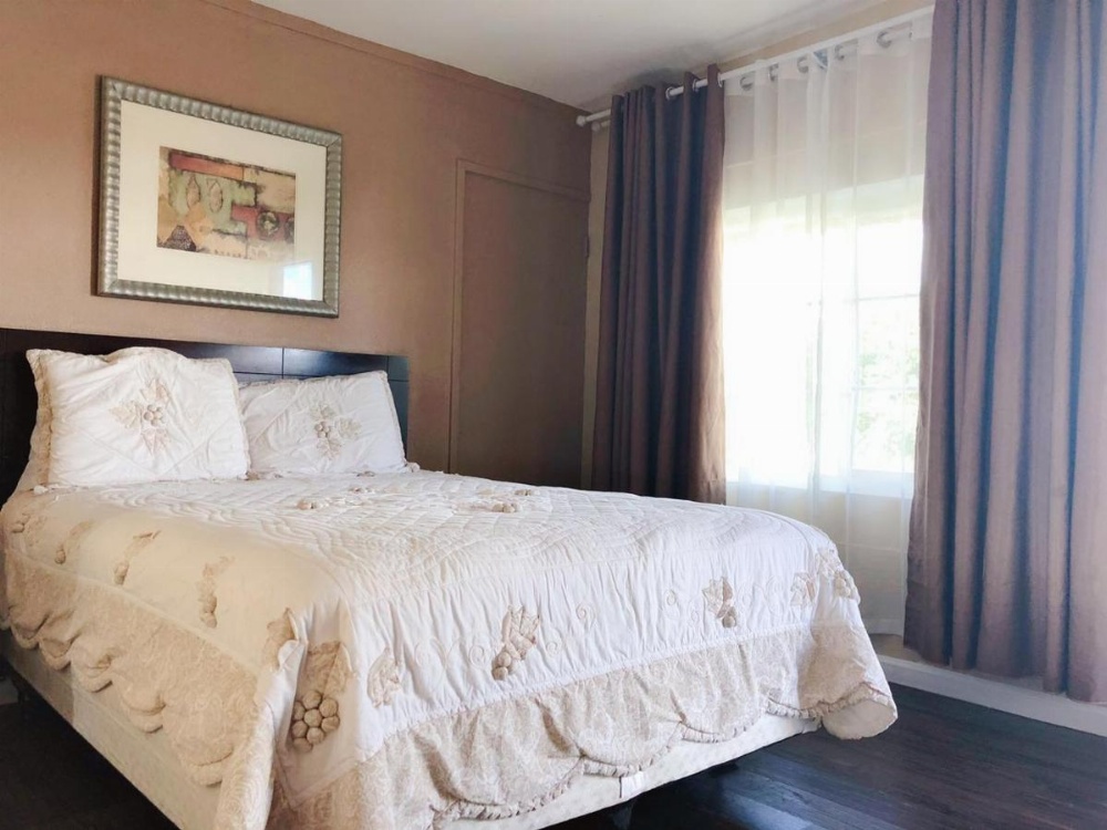 Room image 2